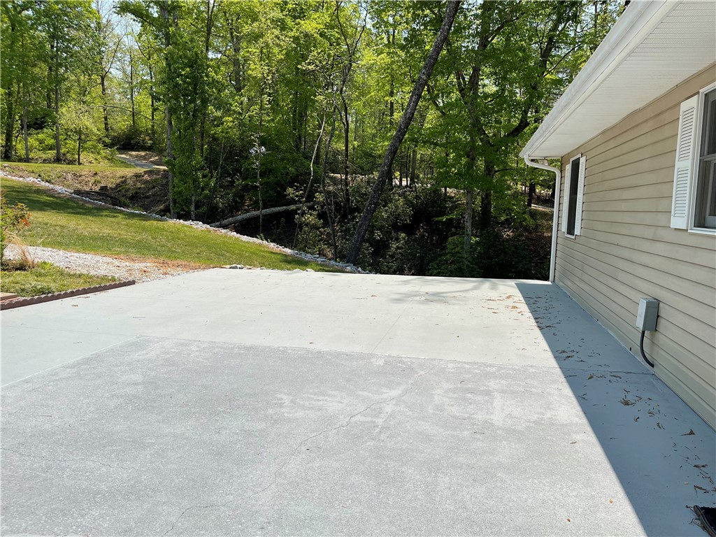 649 State Rd S-37-577 Salem, SC 29676 - Photo 8 of 50 Patio