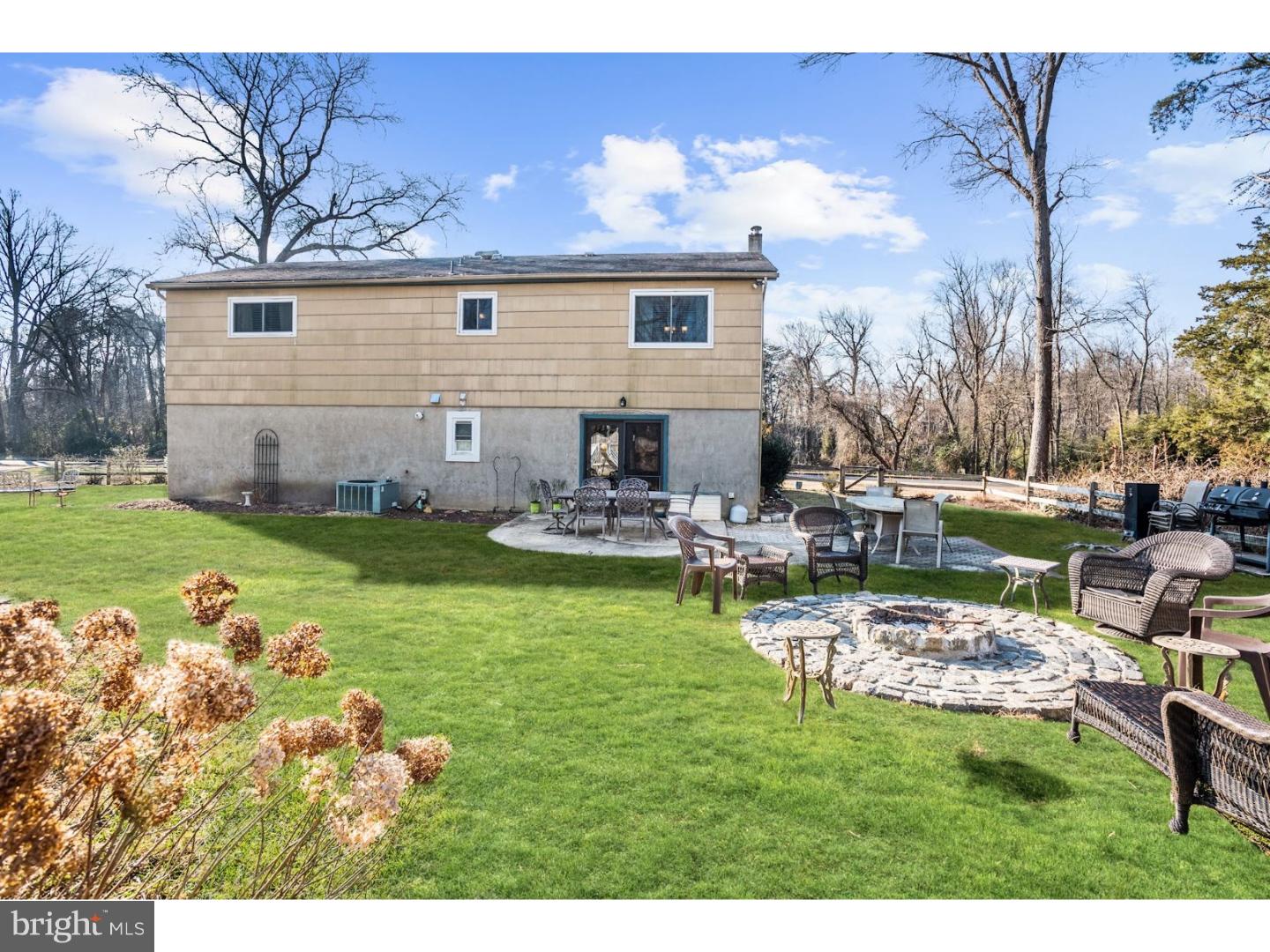 108 Hilltop Road Atco, NJ 08053 - Photo 3 of 25 Exterior Back