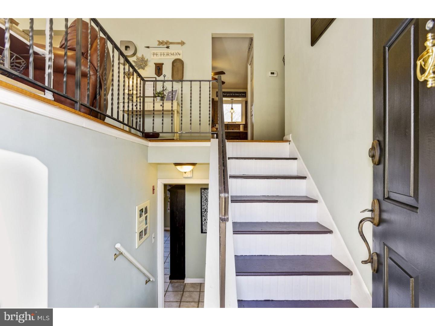 108 Hilltop Road Atco, NJ 08053 - Photo 4 of 25 Foyer