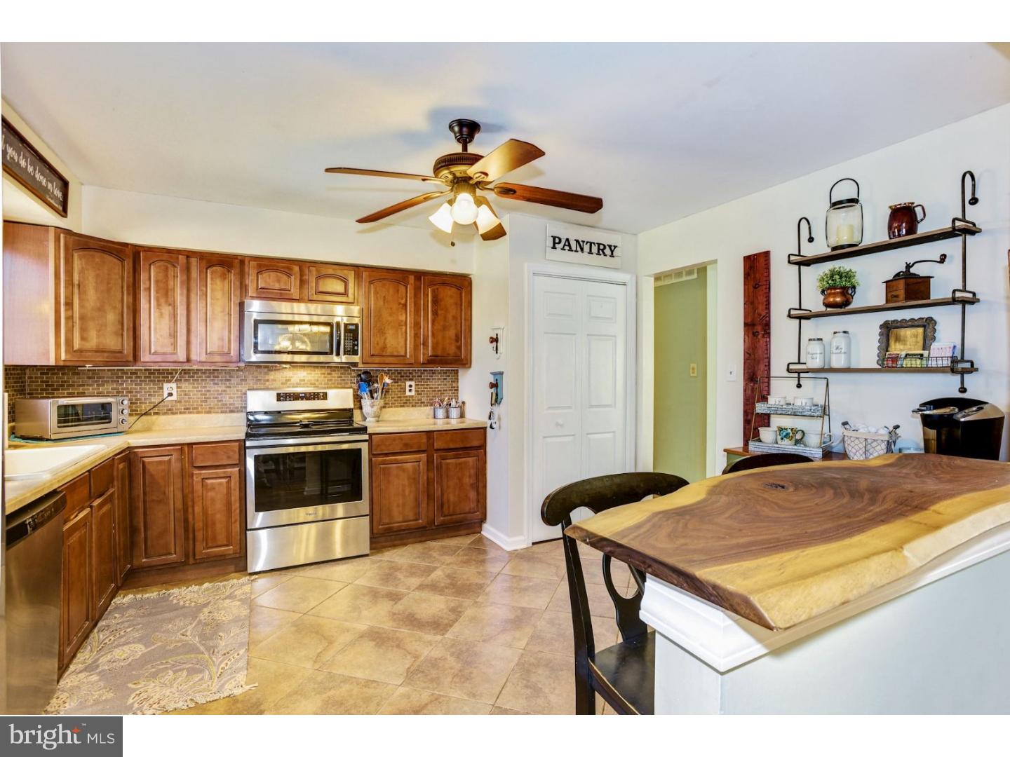 108 Hilltop Road Atco, NJ 08053 - Photo 10 of 25 Kitchen