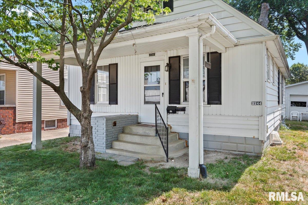 2244 South 9th Street Springfield, IL 62703 - Photo 3 of 43