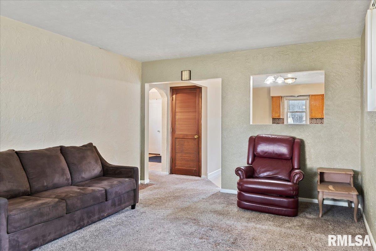 2244 South 9th Street Springfield, IL 62703 - Photo 5 of 43