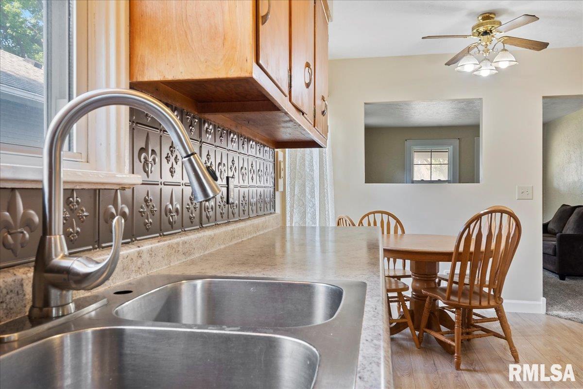 2244 South 9th Street Springfield, IL 62703 - Photo 10 of 43