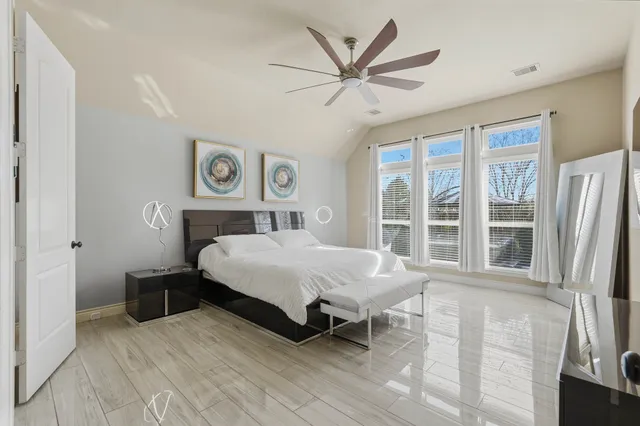 $530,000 | 127 Deerchase Drive, Conroe, TX 77384