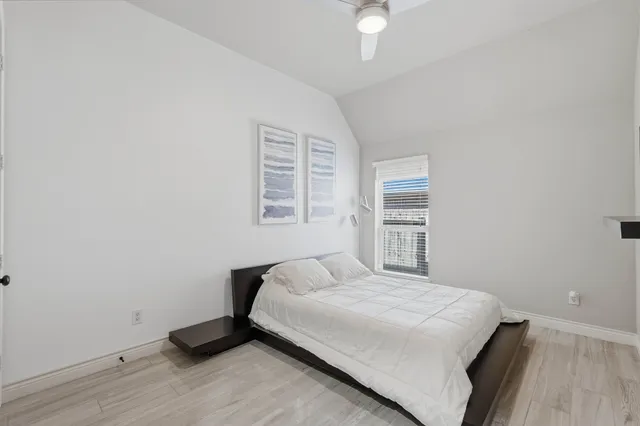 $530,000 | 127 Deerchase Drive, Conroe, TX 77384