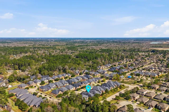 $530,000 | 127 Deerchase Drive, Conroe, TX 77384