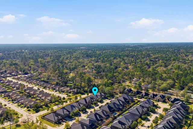 $530,000 | 127 Deerchase Drive, Conroe, TX 77384
