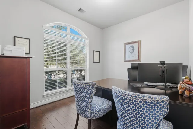 $530,000 | 127 Deerchase Drive, Conroe, TX 77384