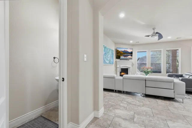 $530,000 | 127 Deerchase Drive, Conroe, TX 77384