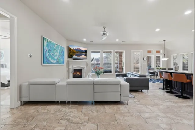 $530,000 | 127 Deerchase Drive, Conroe, TX 77384