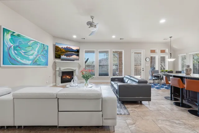 $530,000 | 127 Deerchase Drive, Conroe, TX 77384