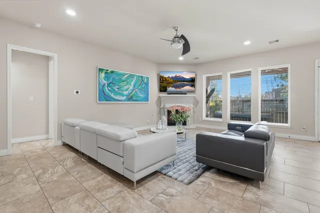 $530,000 | 127 Deerchase Drive, Conroe, TX 77384