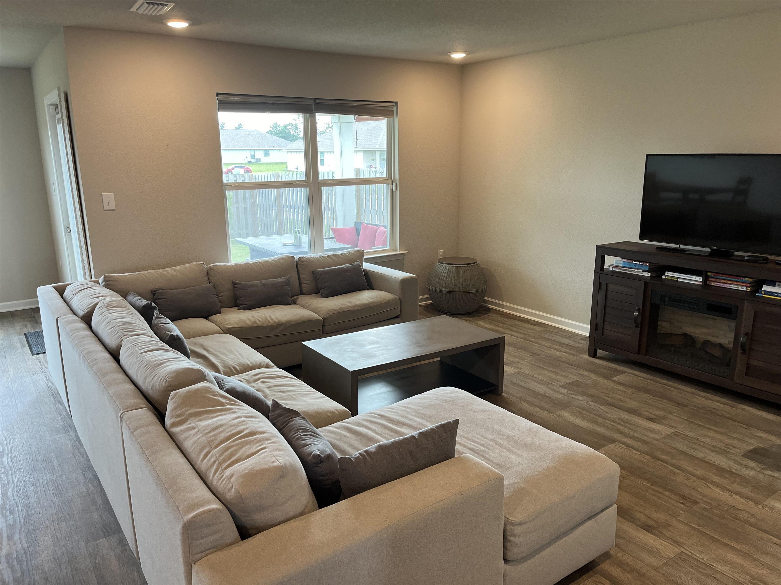7952 Irwin Loop Daphne, AL 36526 - Photo 5 of 22 Living Room