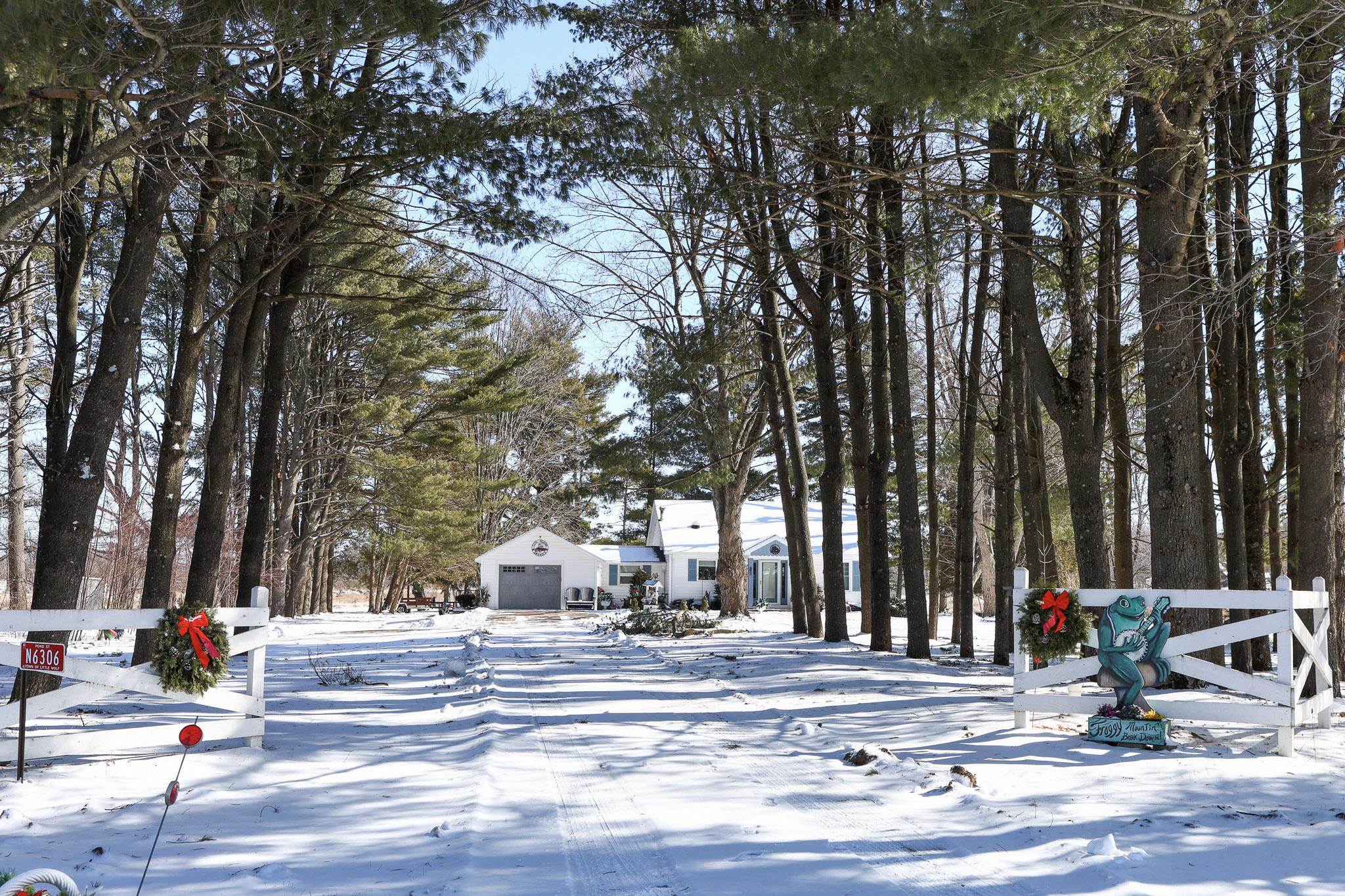N6306 Pond Street Manawa, WI 54949 - Photo 2 of 22
