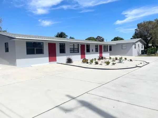 $1,675 | 1029 South D Street, Unit 2, Lake Worth Beach, FL 33460