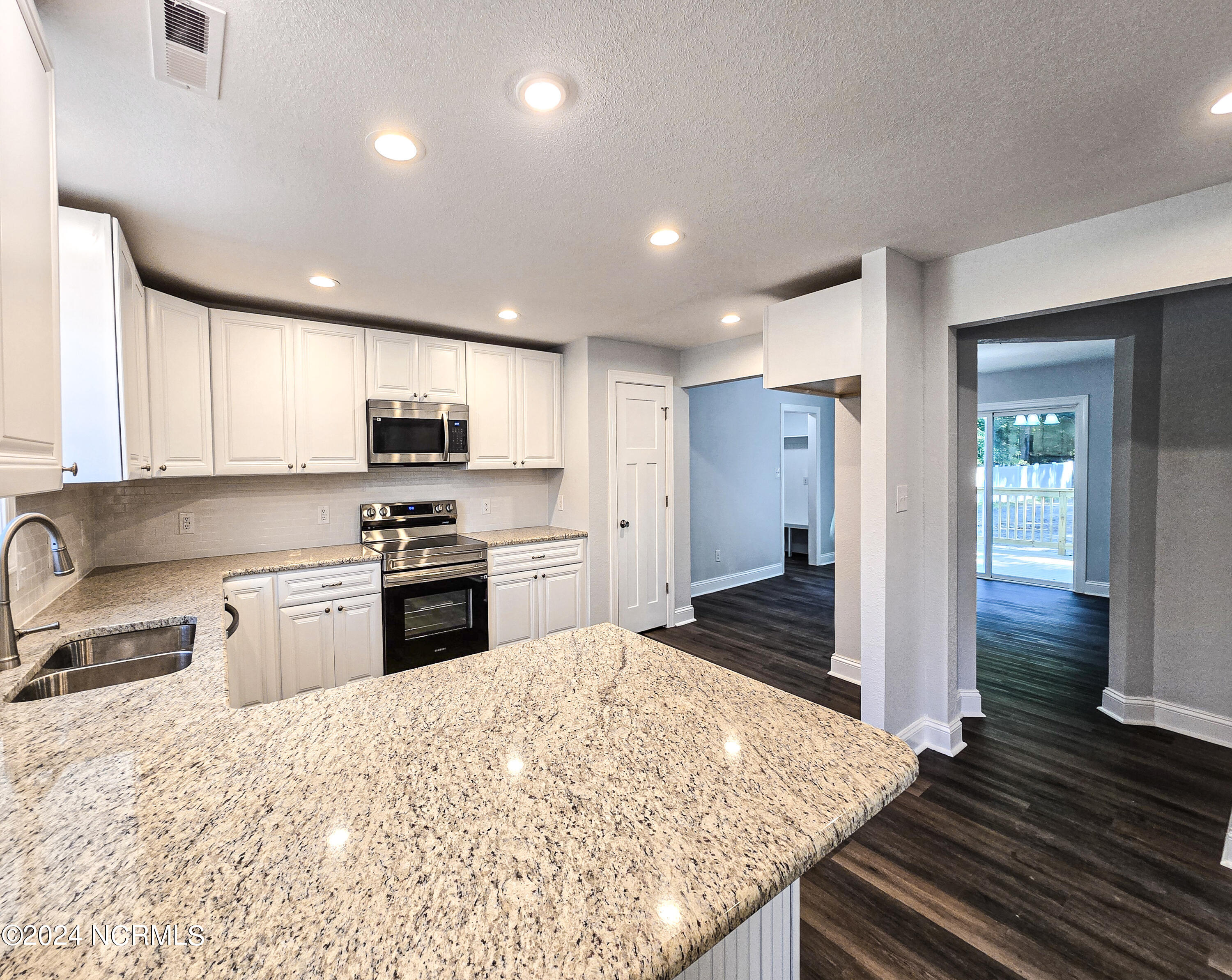 492 New Road Elizabeth City, NC 27909 - Photo 8 of 28 Kitchen