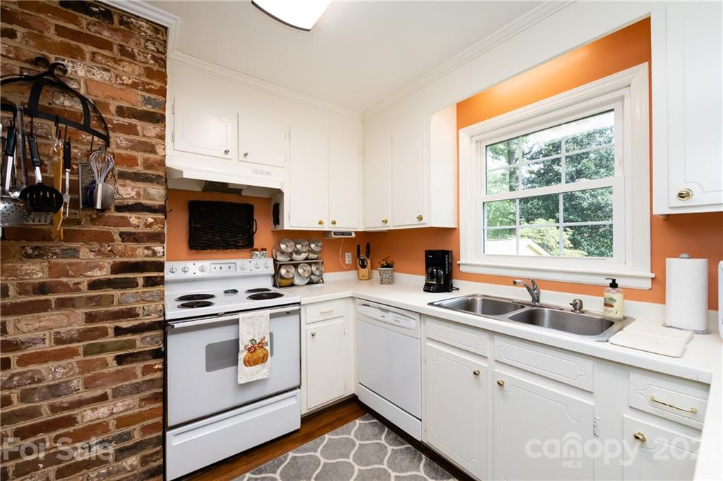 3125 Goneaway Road Charlotte, NC 28210 - Photo 11 of 36 Gallery Image 11