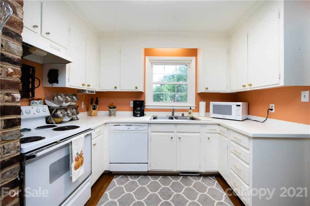 3125 Goneaway Road Charlotte, NC 28210 - Photo 12 of 36 Gallery Image 12