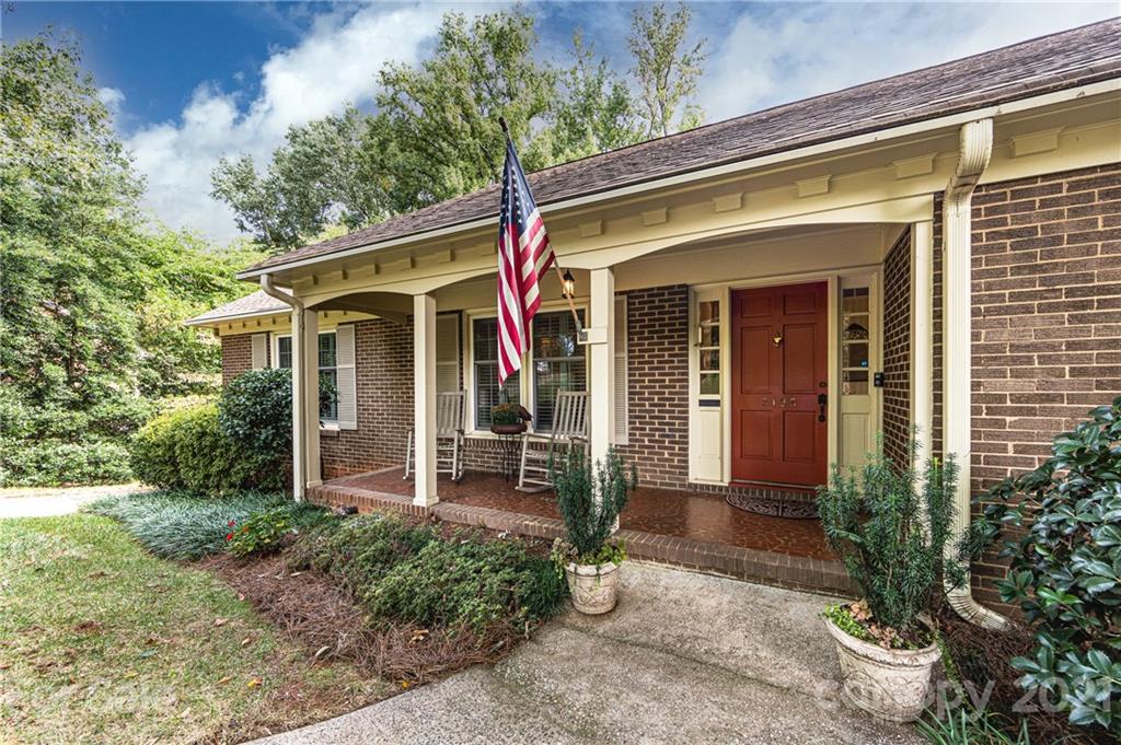 3125 Goneaway Road Charlotte, NC 28210 - Photo 4 of 36 Gallery Image 4