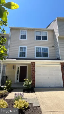 $3,200 | 10364 College Square, Columbia, MD 21044