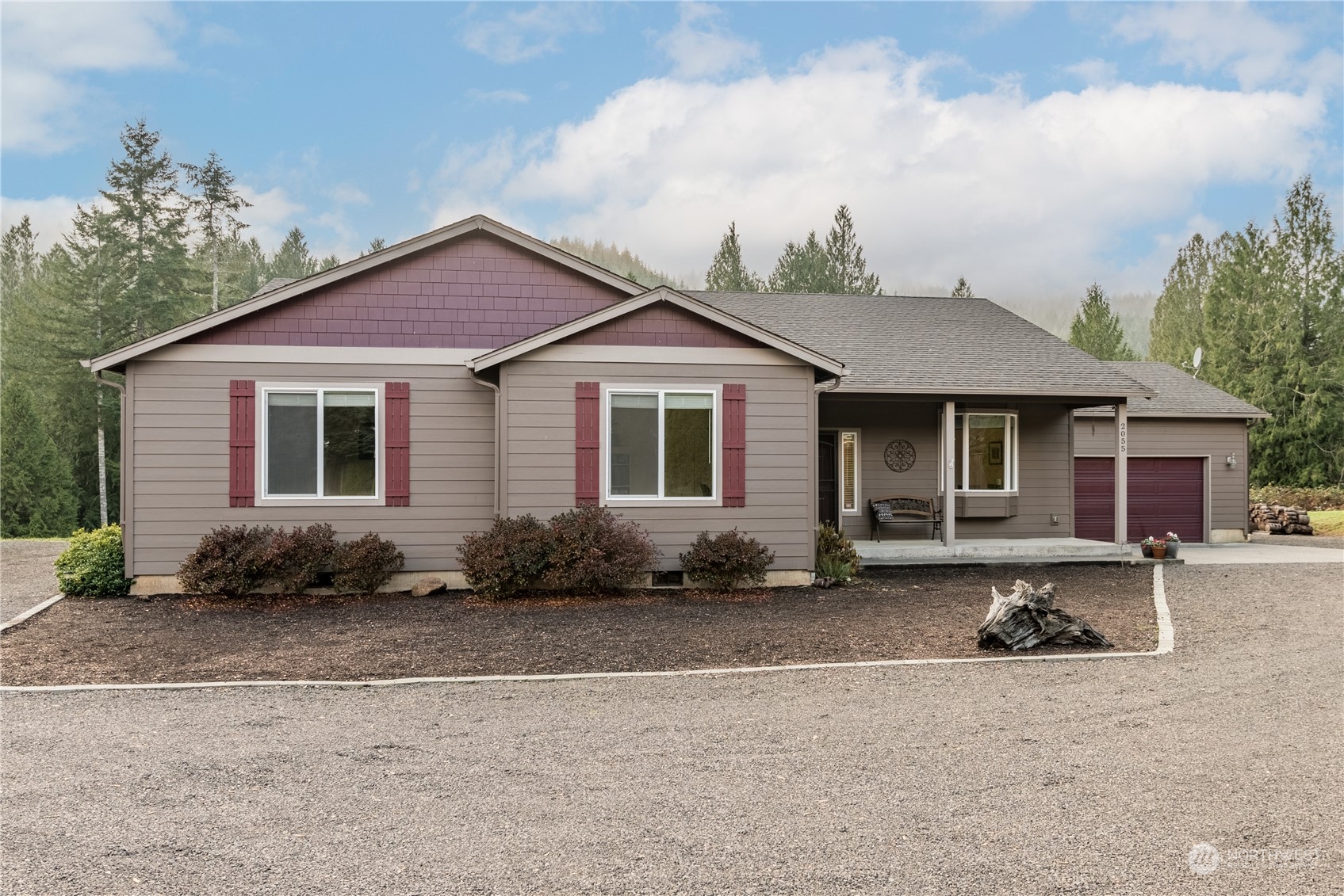 2055 Coal Creek Road Longview, WA 98632 - Photo 1 of 33 Gallery Image 1