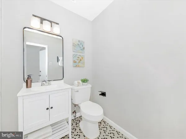 $2,400 | 4411 Romlon Street, Unit 301, Beltsville, MD 20705