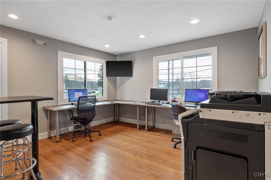 5000 West Genesee Street Camillus, NY 13031 - Photo 16 of 47 Livingroom