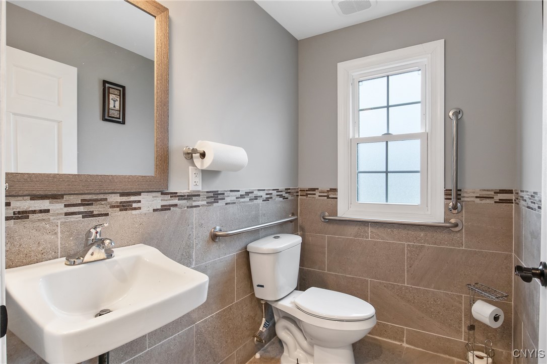 5000 West Genesee Street Camillus, NY 13031 - Photo 24 of 47 Main Floor Half Bathroom