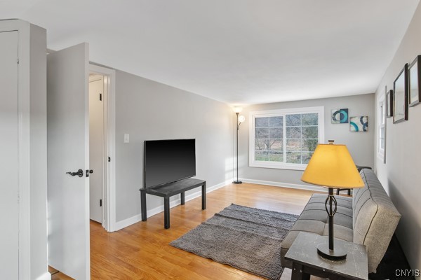 5000 West Genesee Street Camillus, NY 13031 - Photo 25 of 47 Bedroom 3 Upper Level