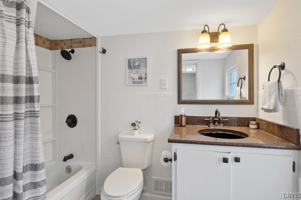 5000 West Genesee Street Camillus, NY 13031 - Photo 29 of 47 Full Bathroom Upper Level