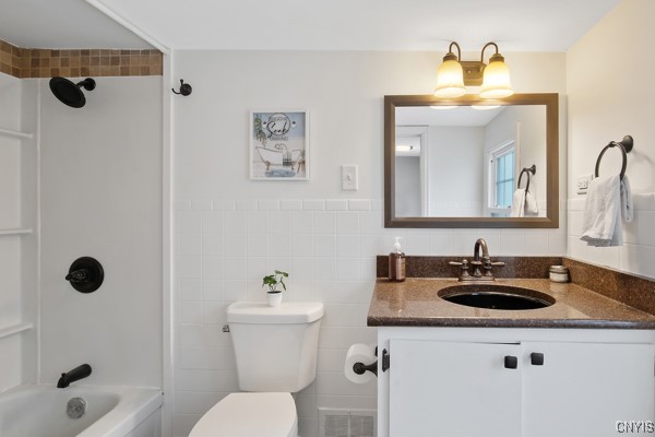 5000 West Genesee Street Camillus, NY 13031 - Photo 30 of 47 Full Bathroom Upper Level