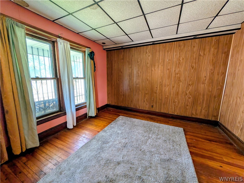 325 Box Avenue Buffalo, NY 14211 - Photo 4 of 25 Living Room - 325 Box Ave (lower), Buffalo, NY 142