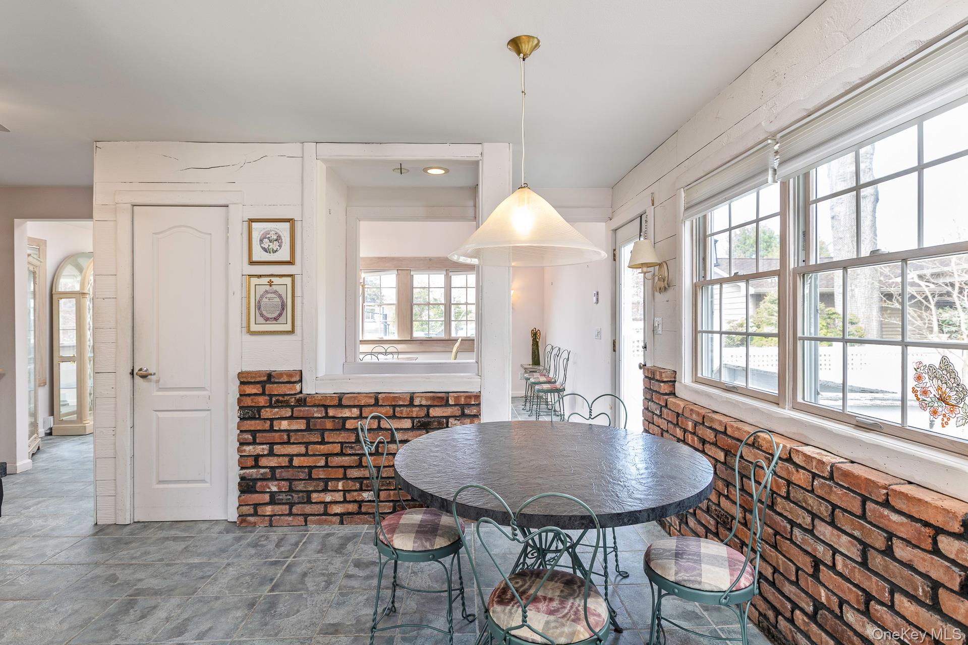 10 Fortune Court Commack, NY 11725 - Photo 13 of 34 Brick half walls add nice detail.