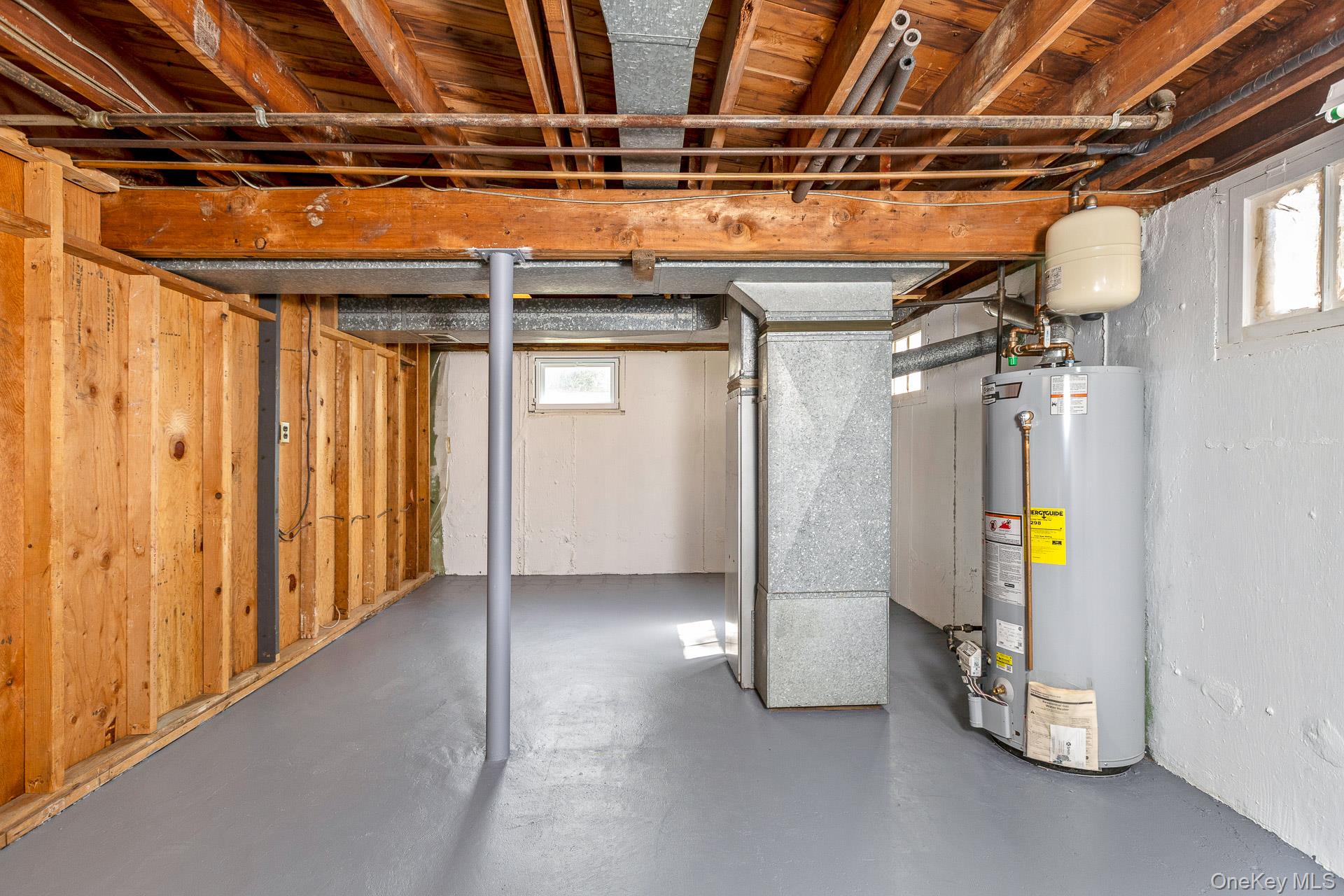 10 Fortune Court Commack, NY 11725 - Photo 28 of 34 Newer Hot Water Heater