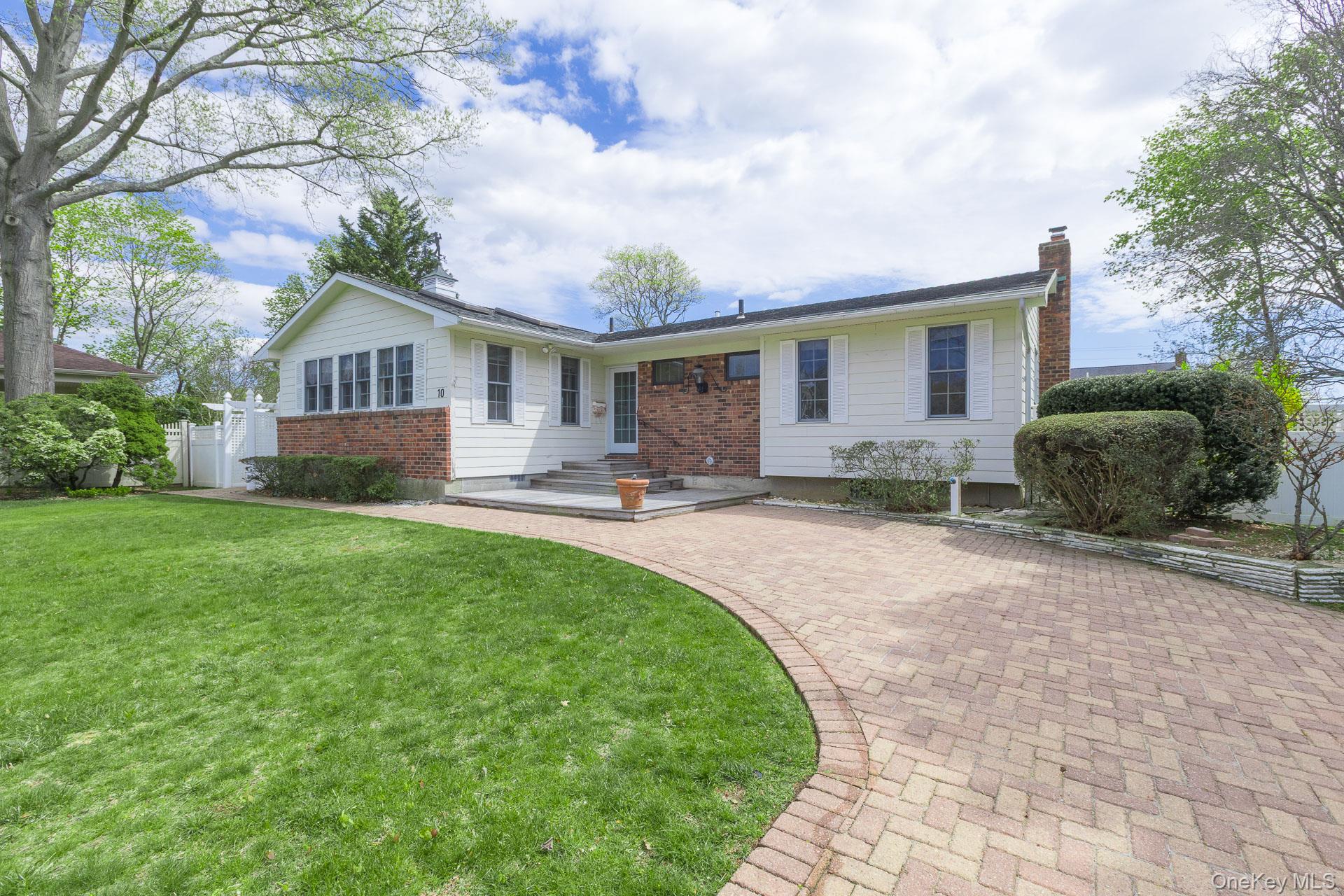 10 Fortune Court Commack, NY 11725 - Photo 3 of 34 Paving Stone Driveway