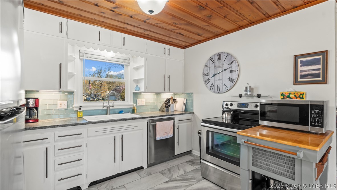 90 Arrowhead Beach Road Lake Ozark, MO 65049 - Photo 22 of 46