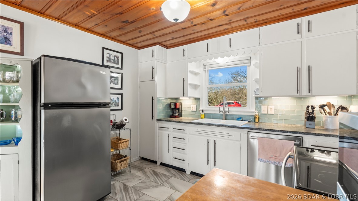 90 Arrowhead Beach Road Lake Ozark, MO 65049 - Photo 23 of 46