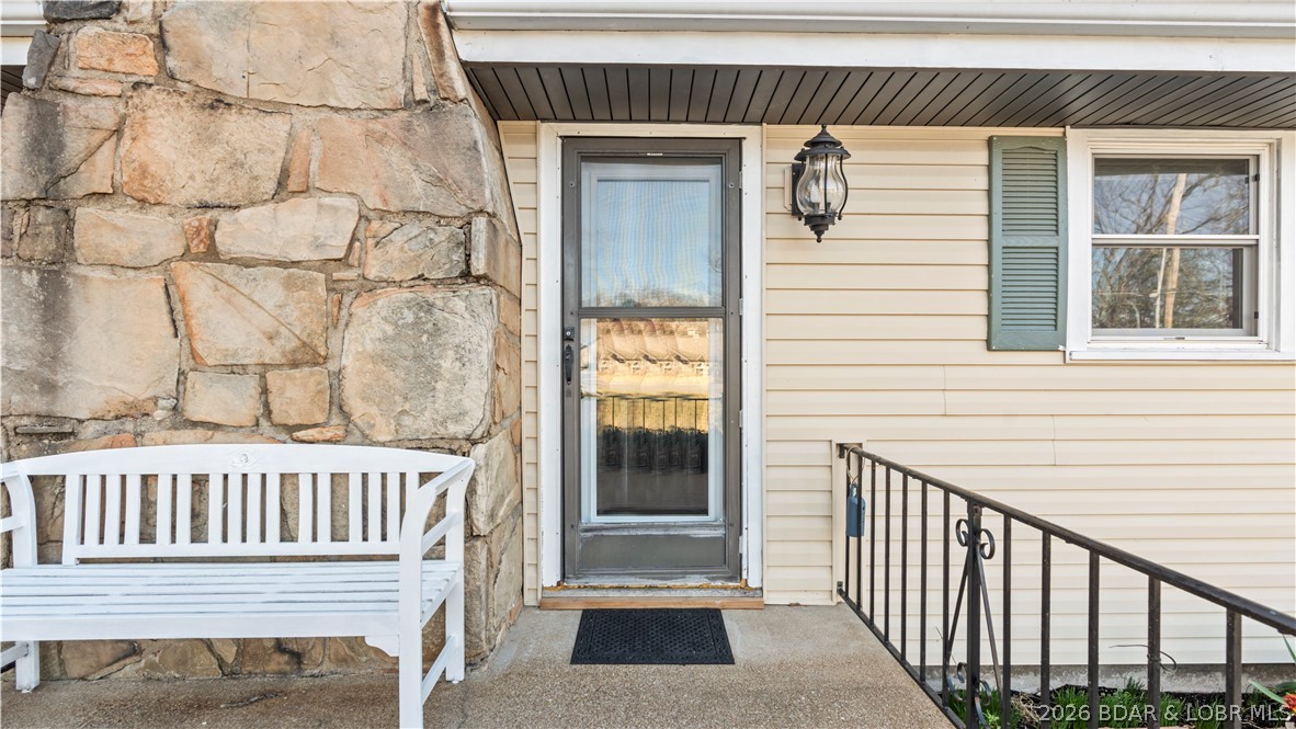 90 Arrowhead Beach Road Lake Ozark, MO 65049 - Photo 3 of 46