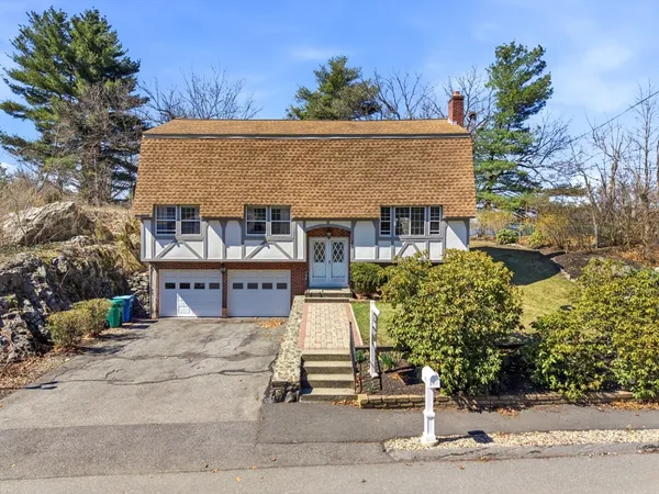 $900,000 | 15 Sparhawk Drive, Burlington, MA 01803