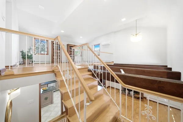 $900,000 | 15 Sparhawk Drive, Burlington, MA 01803