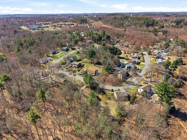 $900,000 | 15 Sparhawk Drive, Burlington, MA 01803