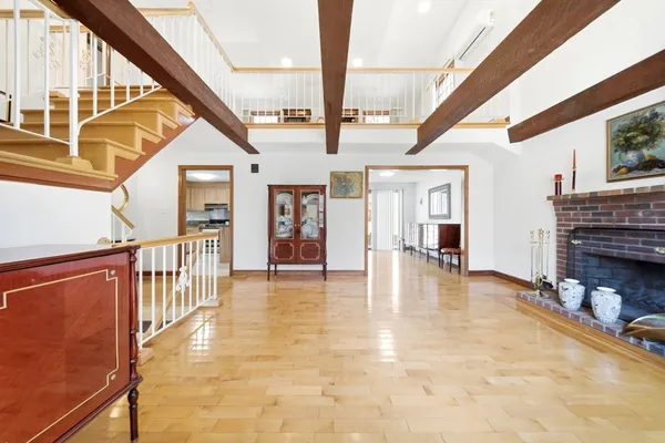$900,000 | 15 Sparhawk Drive, Burlington, MA 01803