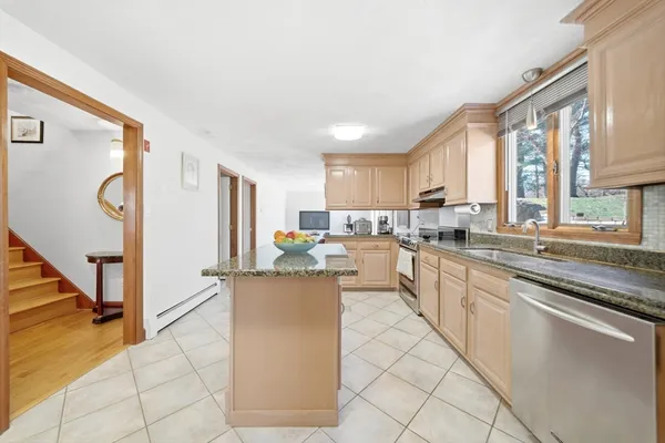 $900,000 | 15 Sparhawk Drive, Burlington, MA 01803