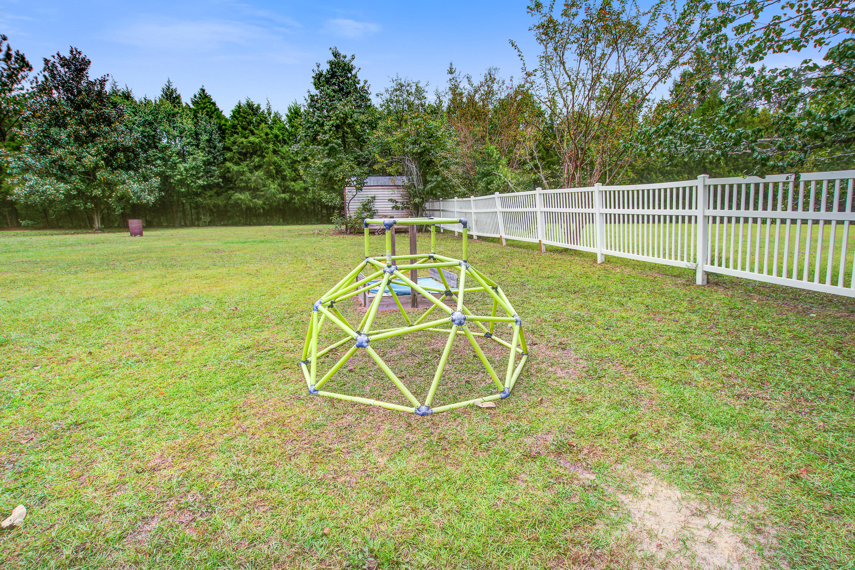 171 Autumn Run Road St. George, SC 29477 - Photo 32 of 36 171 (30)