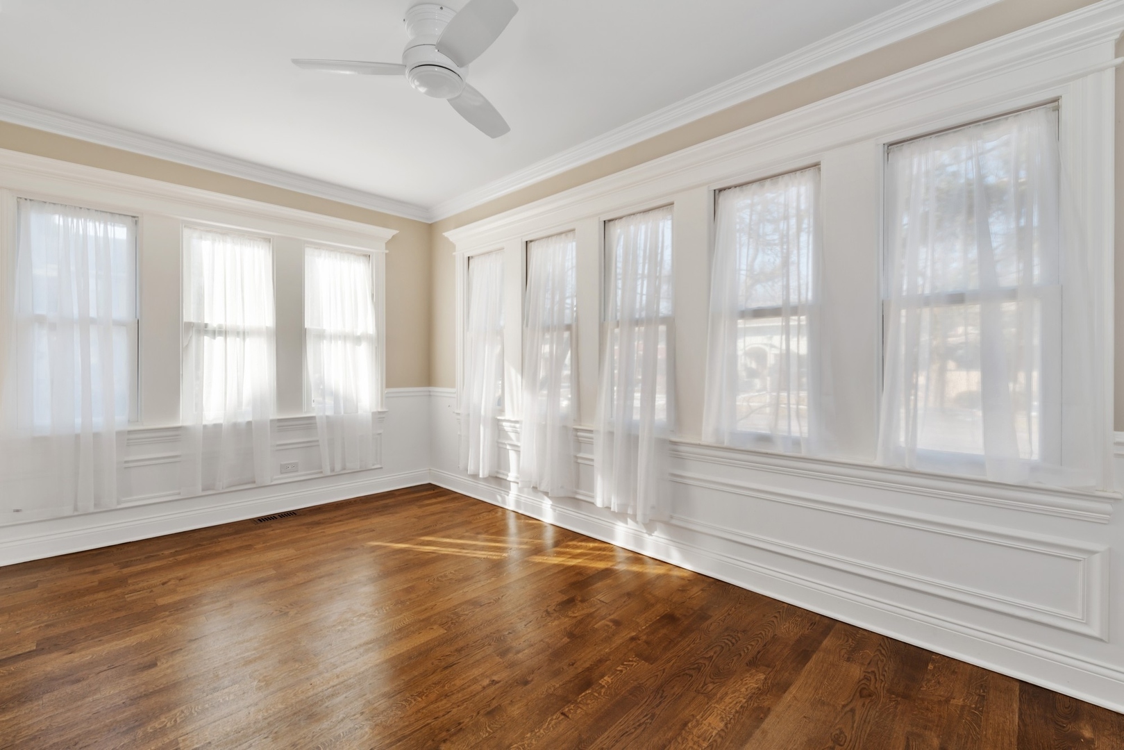 Undisclosed Address Oak Park, IL 60302 - Photo 13 of 28