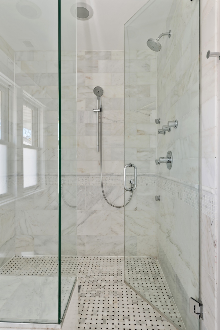 Undisclosed Address Oak Park, IL 60302 - Photo 19 of 28