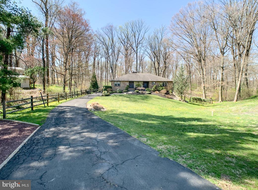 302 Brae Bourn Road Huntingdon Valley, PA 19006 - Photo 2 of 63 Gallery Image 2
