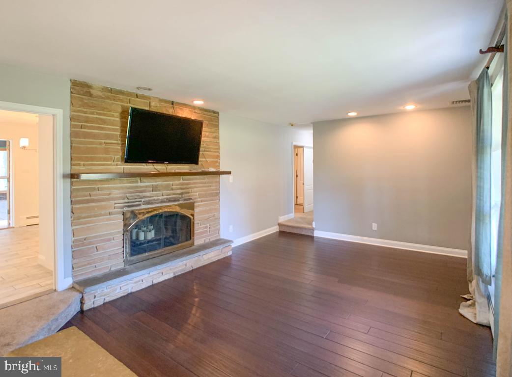 302 Brae Bourn Road Huntingdon Valley, PA 19006 - Photo 11 of 63 Gallery Image 11