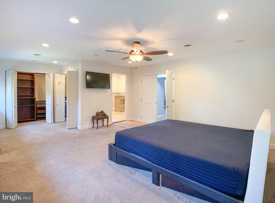 302 Brae Bourn Road Huntingdon Valley, PA 19006 - Photo 25 of 63 Master Bedroom