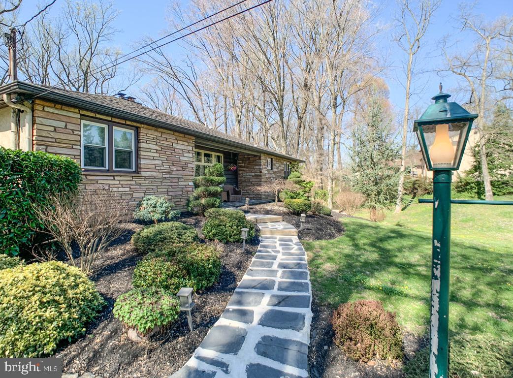 302 Brae Bourn Road Huntingdon Valley, PA 19006 - Photo 6 of 63 Gallery Image 6